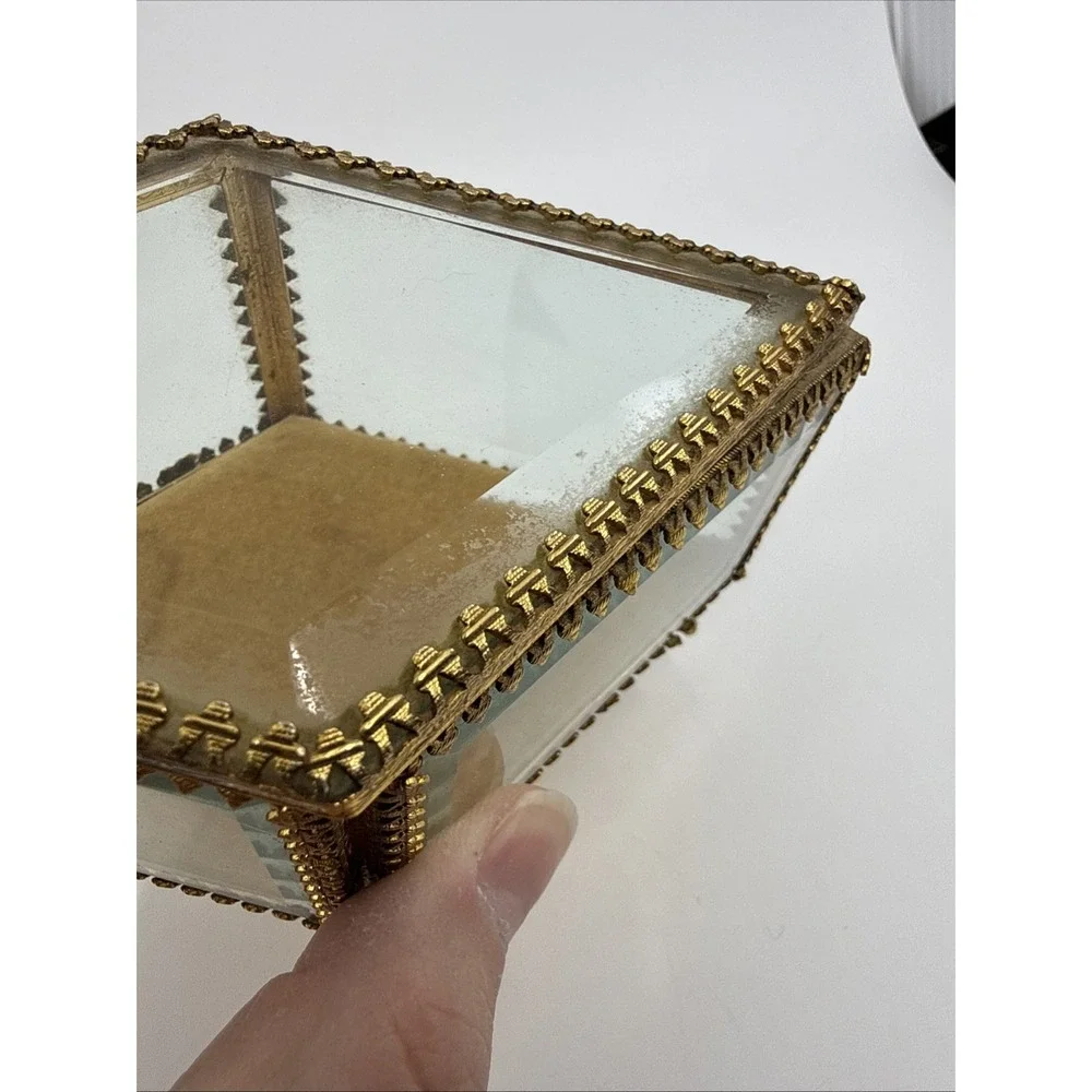 Vtg StyleBuilt Jewelry Box With Beveled Glass Diamond Shape‎ Pedestal